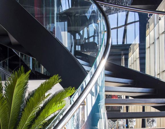 رستوران اسکای لانژ