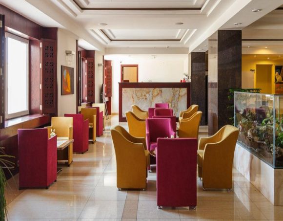 کافی شاپ داخل لابی