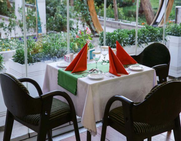 رستوران سبز